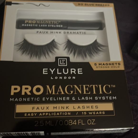 NARS EYE BUNDLE SET WITH EYELURE MAGNETIC LASH SET 💕 - Picture 2 of 5